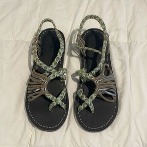 Vines Islandwear Original “Beach Babe” Sandals - Sz 8